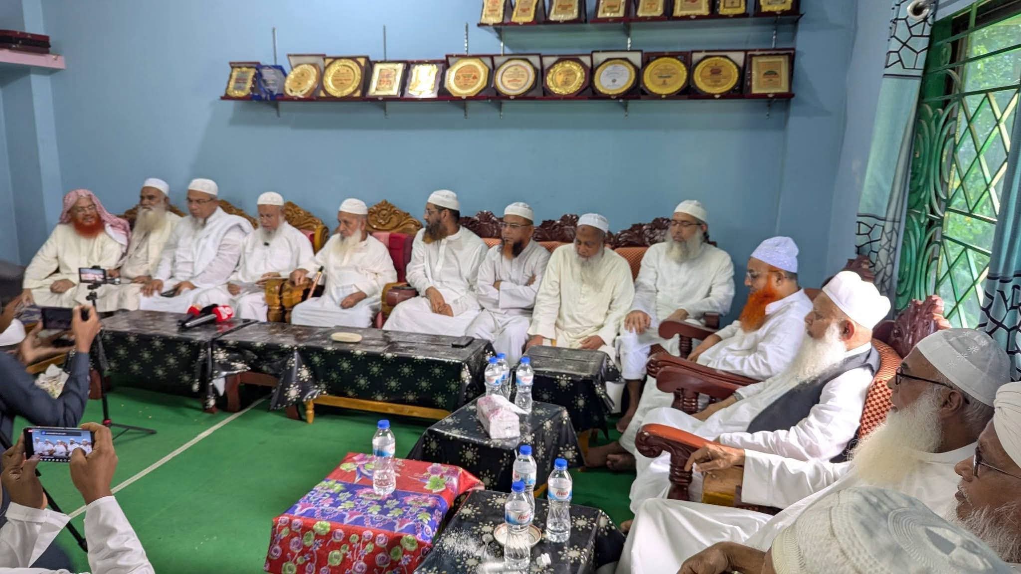 হেফাজত আমিরের আহবানে ইসলামী ৭ দলের বৈঠক